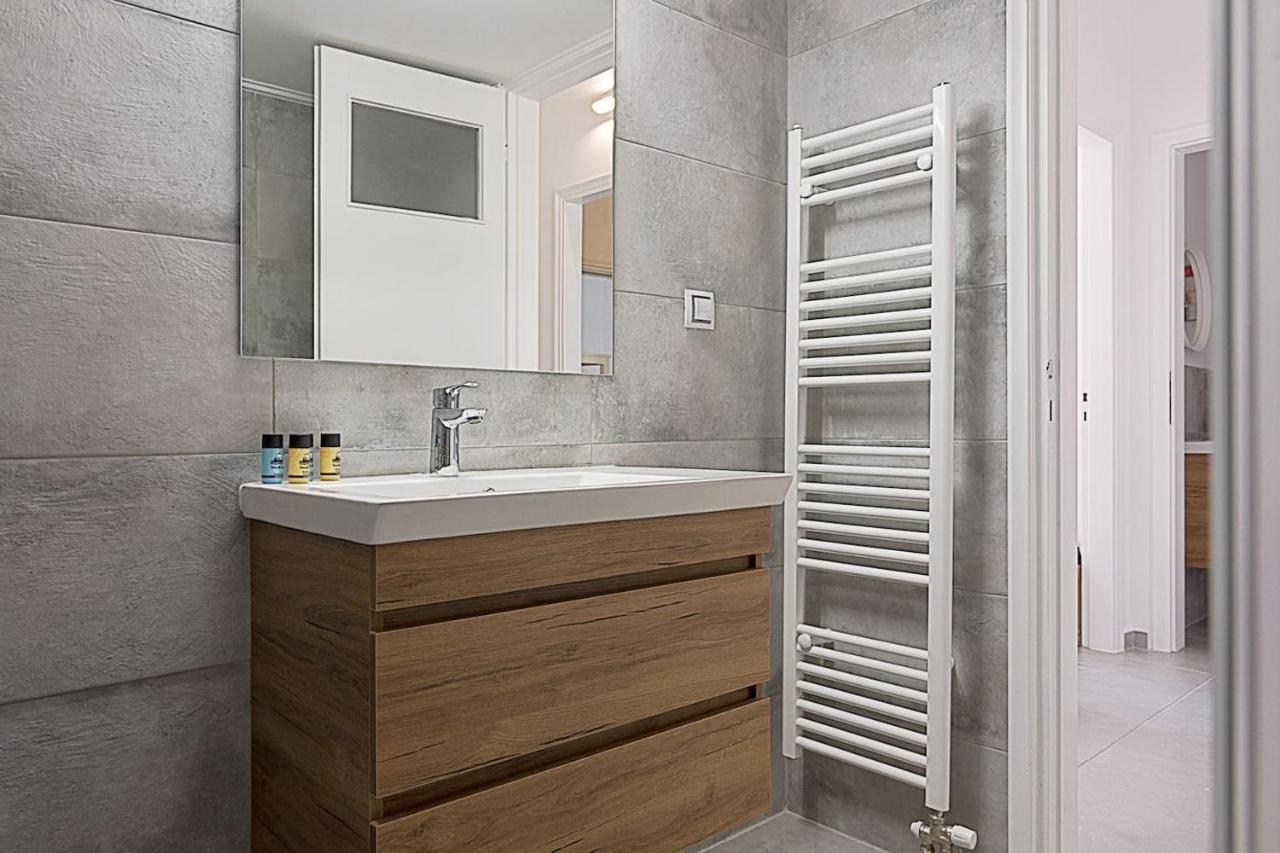 Spacious Two Bedroom Apartment In Central Location Athen Eksteriør bilde