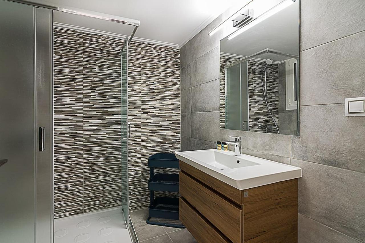 Spacious Two Bedroom Apartment In Central Location Athen Eksteriør bilde