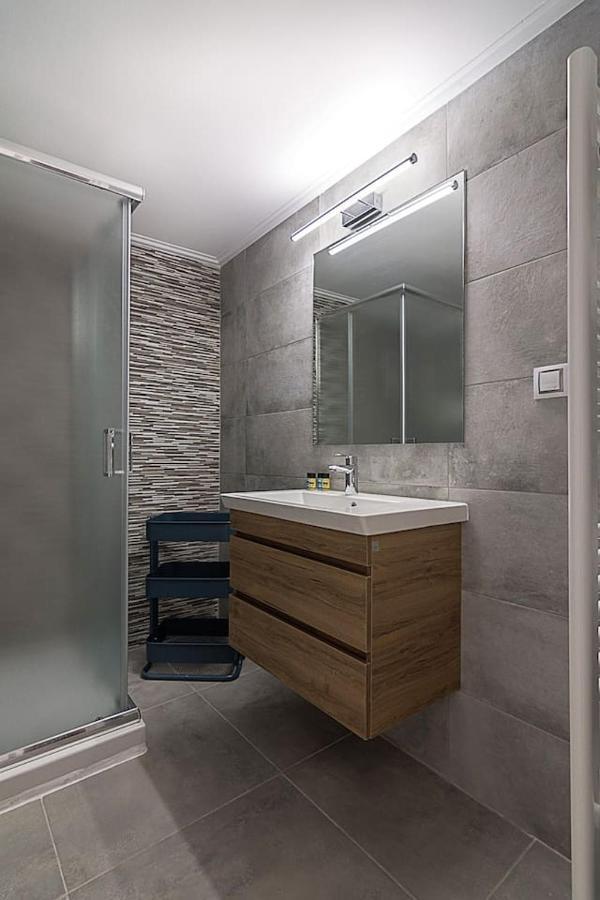 Spacious Two Bedroom Apartment In Central Location Athen Eksteriør bilde